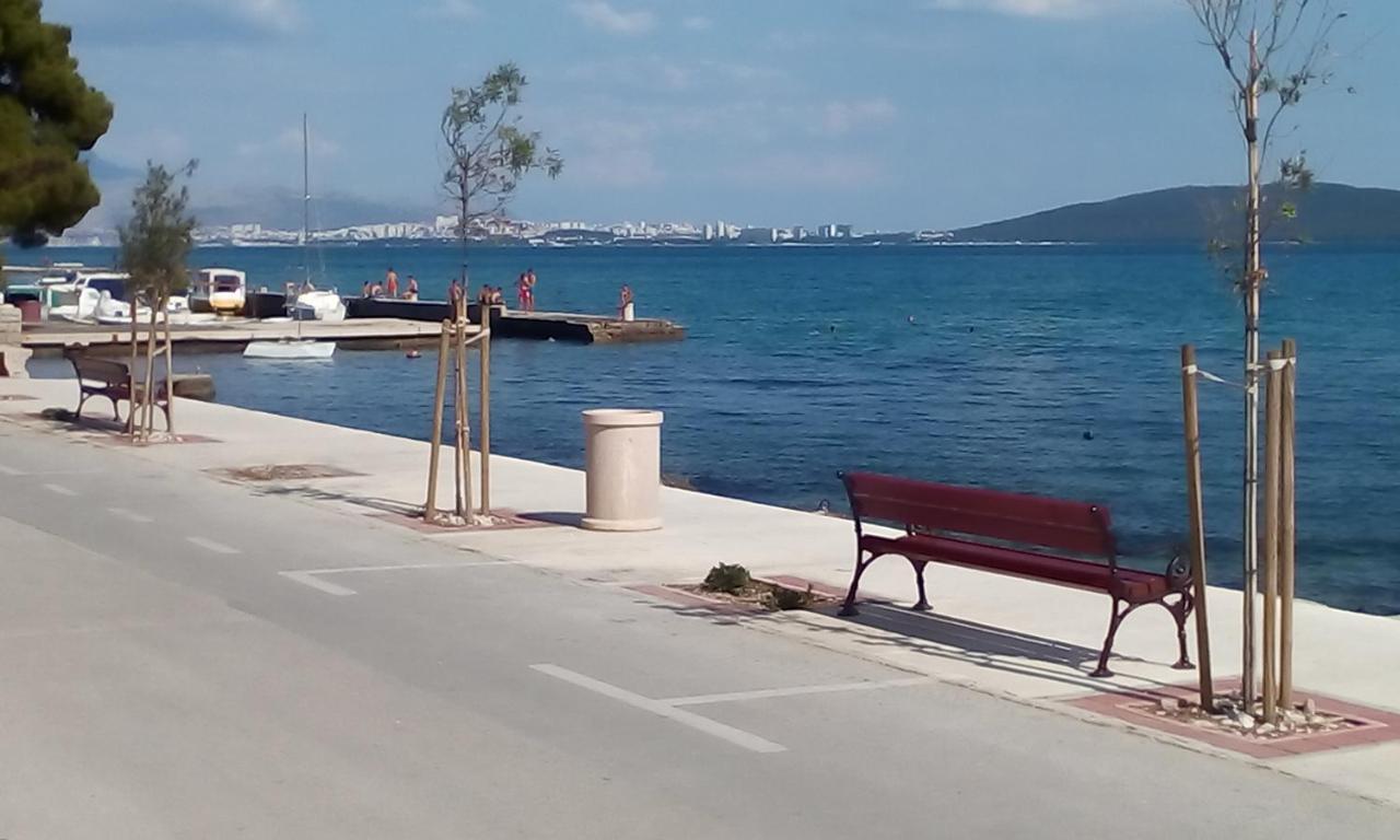 Apartman Figaro Pogled Od Milijun Dolara, 2 Tusa, 2 Wc Kaštela Zewnętrze zdjęcie