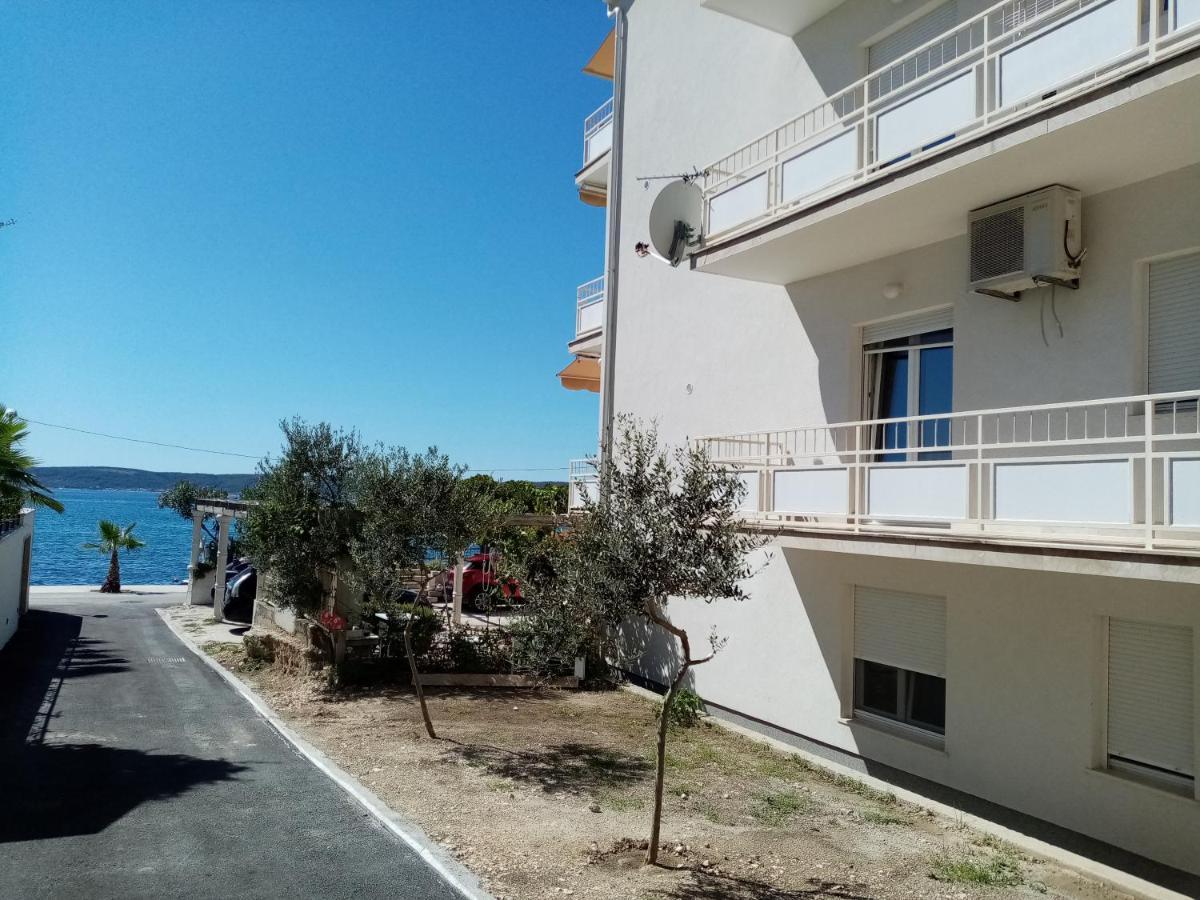 Apartman Figaro Pogled Od Milijun Dolara, 2 Tusa, 2 Wc Kaštela Zewnętrze zdjęcie