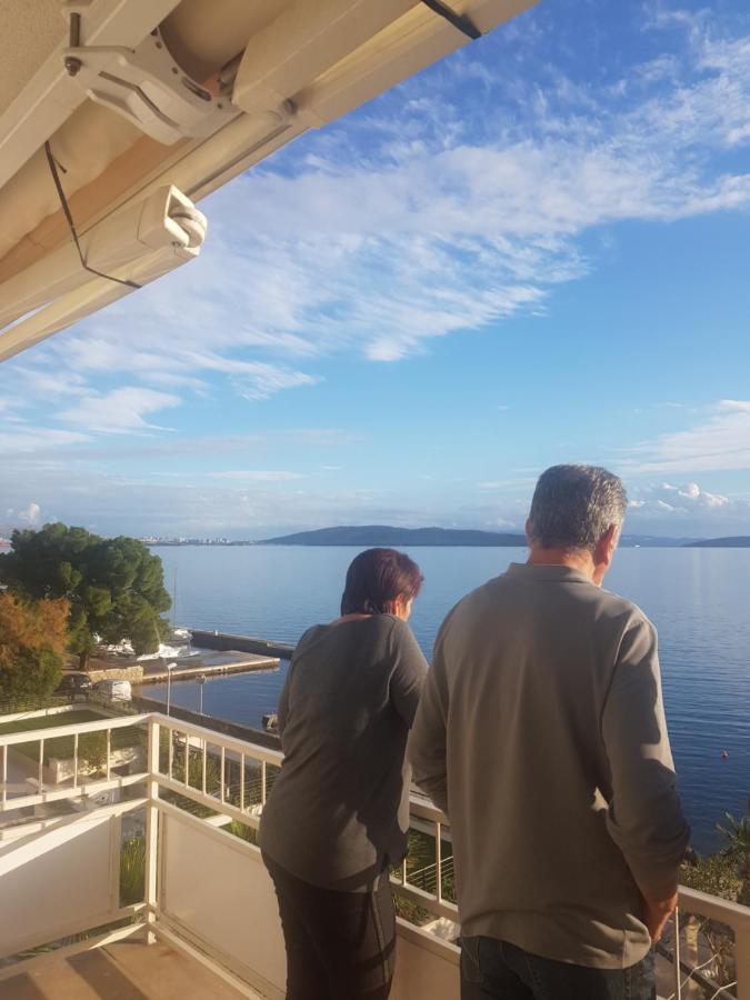 Apartman Figaro Pogled Od Milijun Dolara, 2 Tusa, 2 Wc Kaštela Zewnętrze zdjęcie