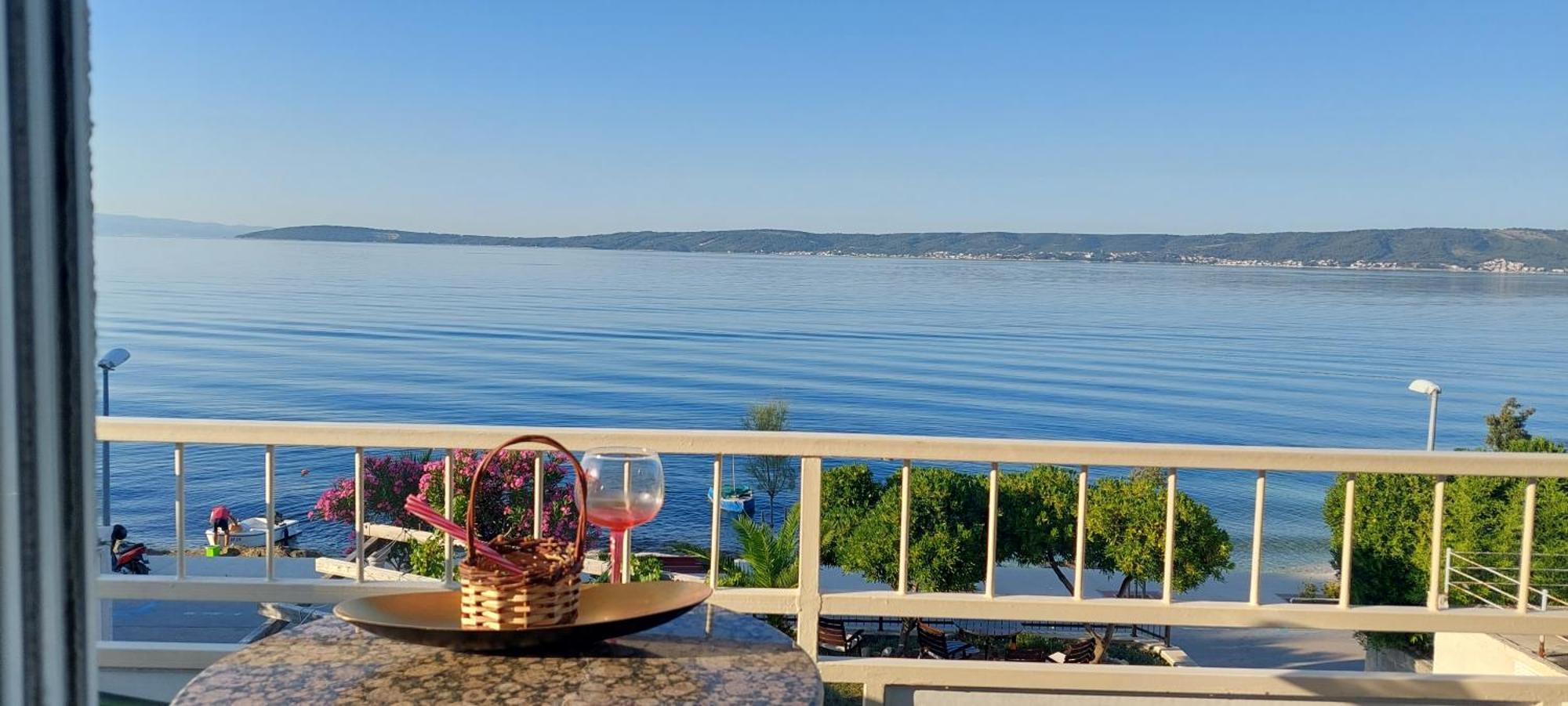 Apartman Figaro Pogled Od Milijun Dolara, 2 Tusa, 2 Wc Kaštela Zewnętrze zdjęcie