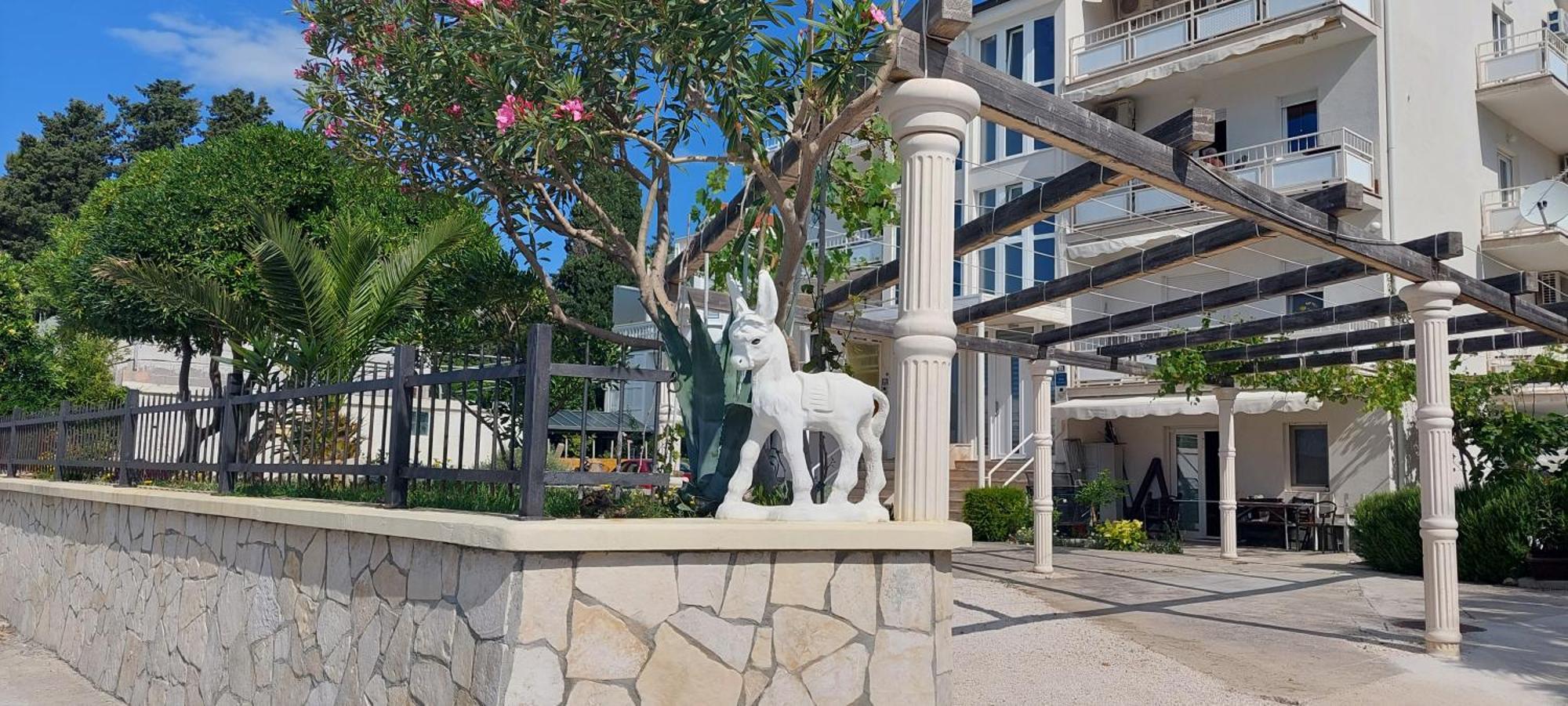 Apartman Figaro Pogled Od Milijun Dolara, 2 Tusa, 2 Wc Kaštela Zewnętrze zdjęcie