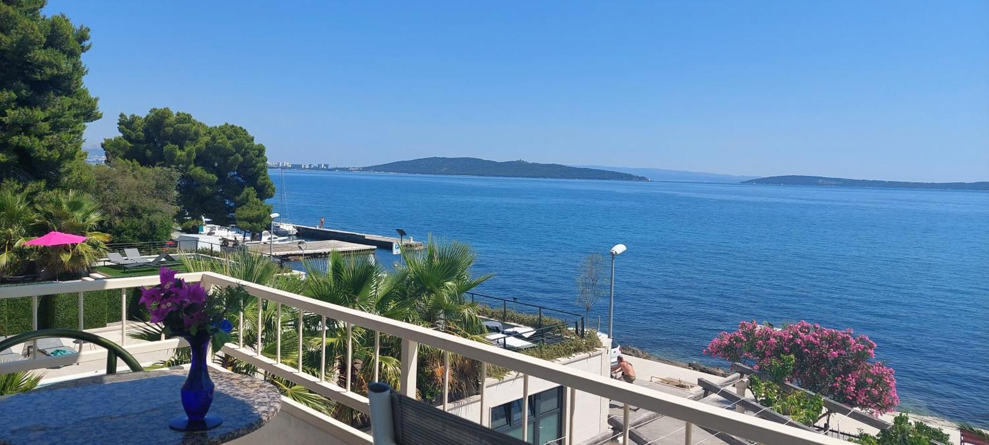 Apartman Figaro Pogled Od Milijun Dolara, 2 Tusa, 2 Wc Kaštela Zewnętrze zdjęcie
