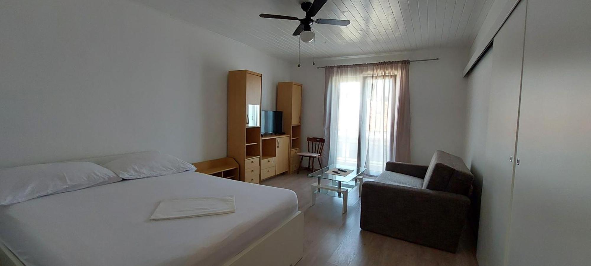 Apartman Figaro Pogled Od Milijun Dolara, 2 Tusa, 2 Wc Kaštela Zewnętrze zdjęcie